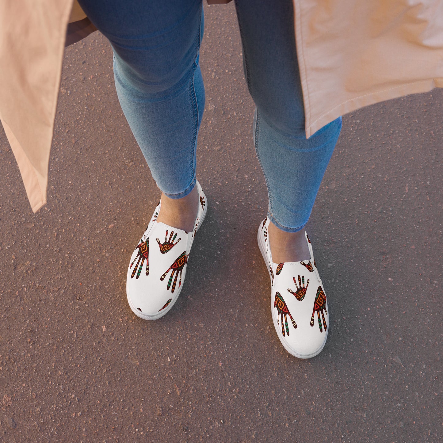 Duro White Tribal Palm Print Women's Slip-On Canvas Shoes - Breathable