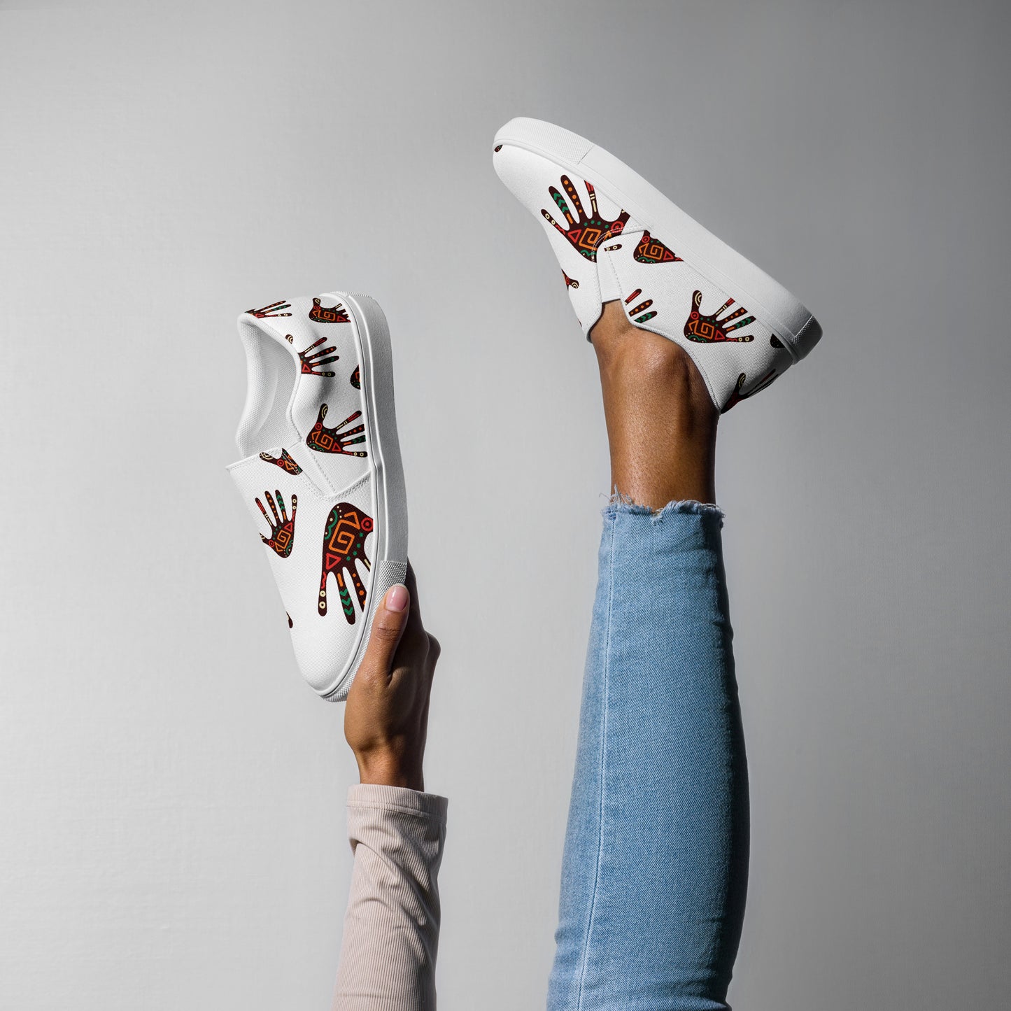Duro White Tribal Palm Print Women's Slip-On Canvas Shoes - Breathable